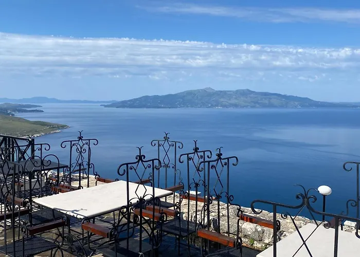 Blue Breeze Attic 2 公寓 Sarandë